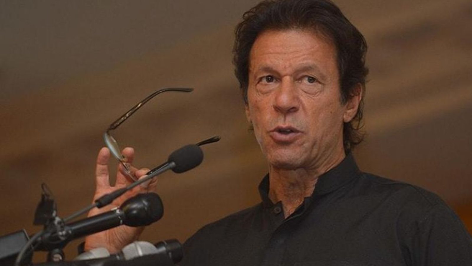 Government contemplates legal measures to remove Imran from office